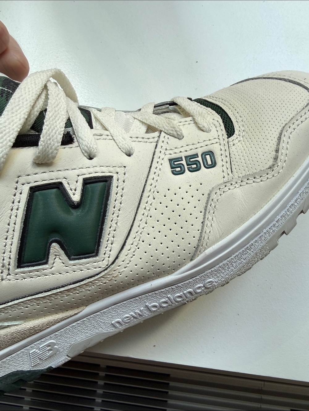 New Balance 550 - Picture 2 of 4